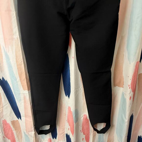 Offline by Aerie Black Black Chillside Stirrup Ski Pants Size Medium - Picture 10 of 12